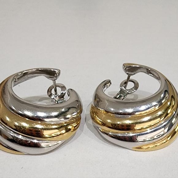 Vintage Two Tone Earrings - Picture 4 of 4